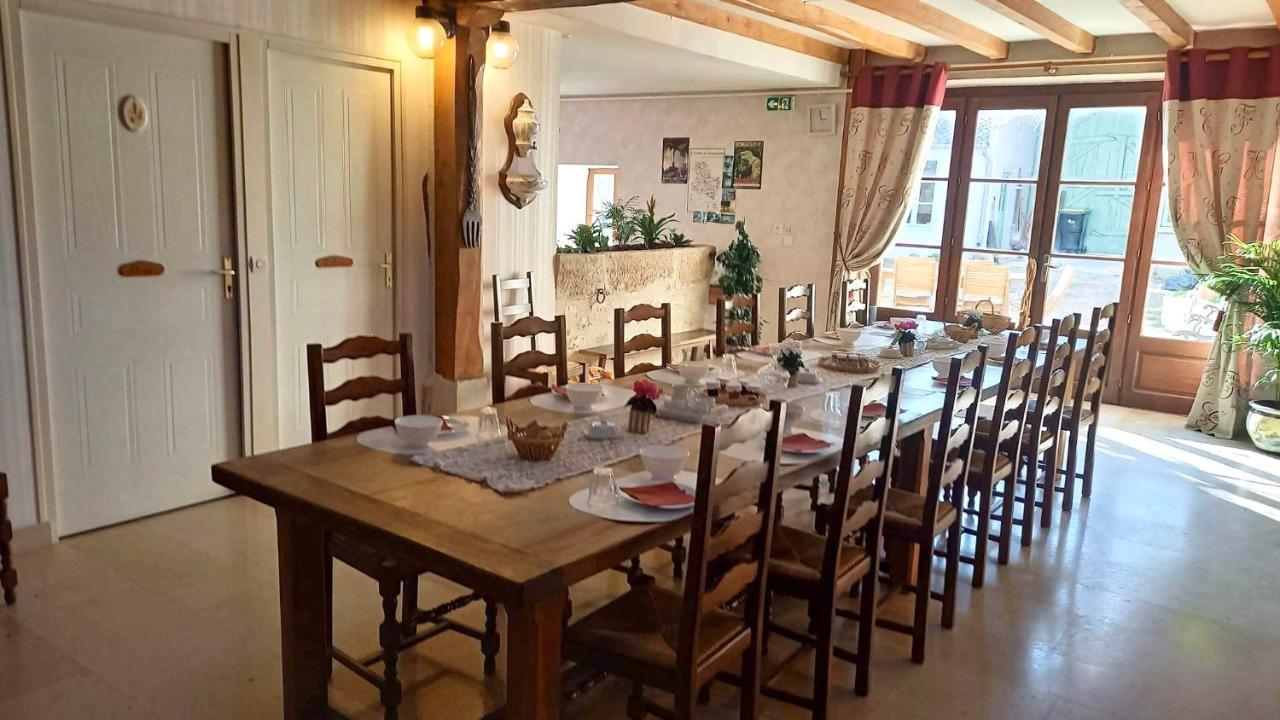 Le Clos Du Merry Joux-la-Ville Luaran gambar