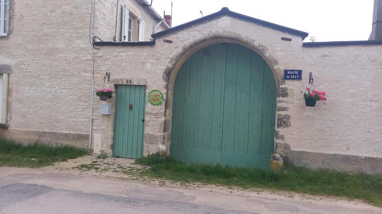 Le Clos Du Merry Joux-la-Ville Luaran gambar